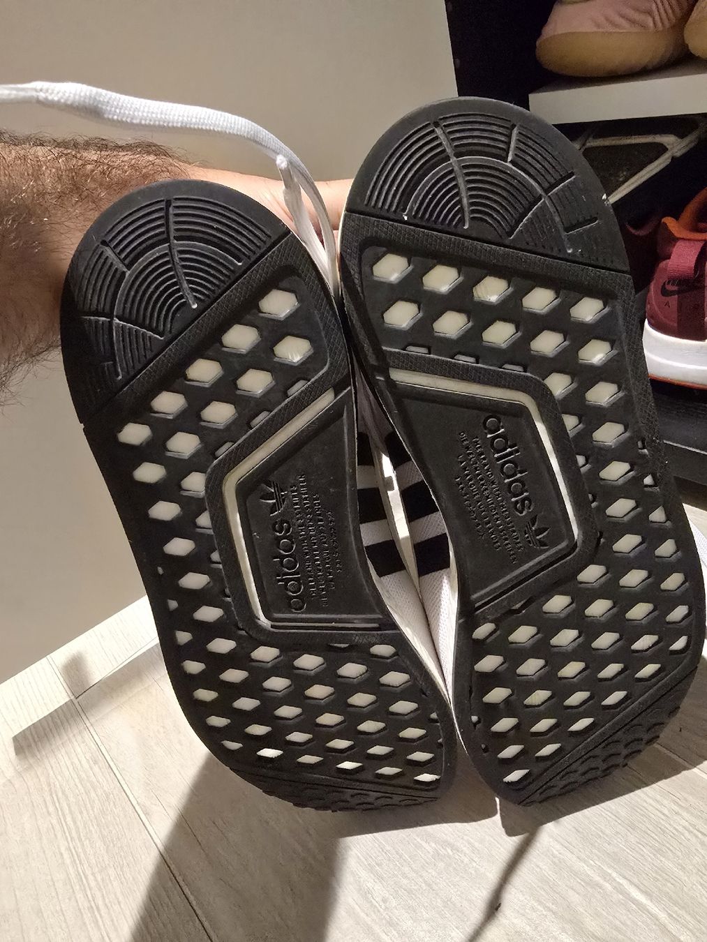 Adidas Scarpe da uomo: Adidas NMD V2 White Size 41 1/3 – Usato da Dompierre FR venduto da Naitcir 3
