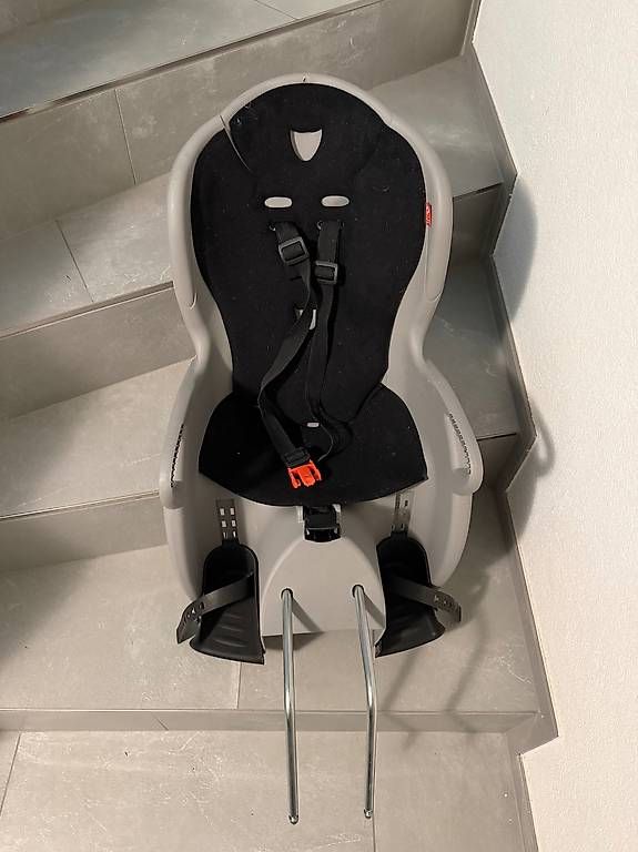 Hamax Seggiolini per auto: Hamax Kindersitz für Velo – Usato da Buch am Irchel venduto da ber_8fgp