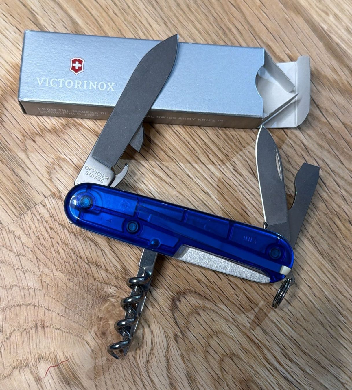 Victorinox Couteaux de poche: VICTORINOX SACKMESSER TRANSPARENT BLAU – Neuf avec emballage d'origine à Zürich par Frei-Occasionen 3