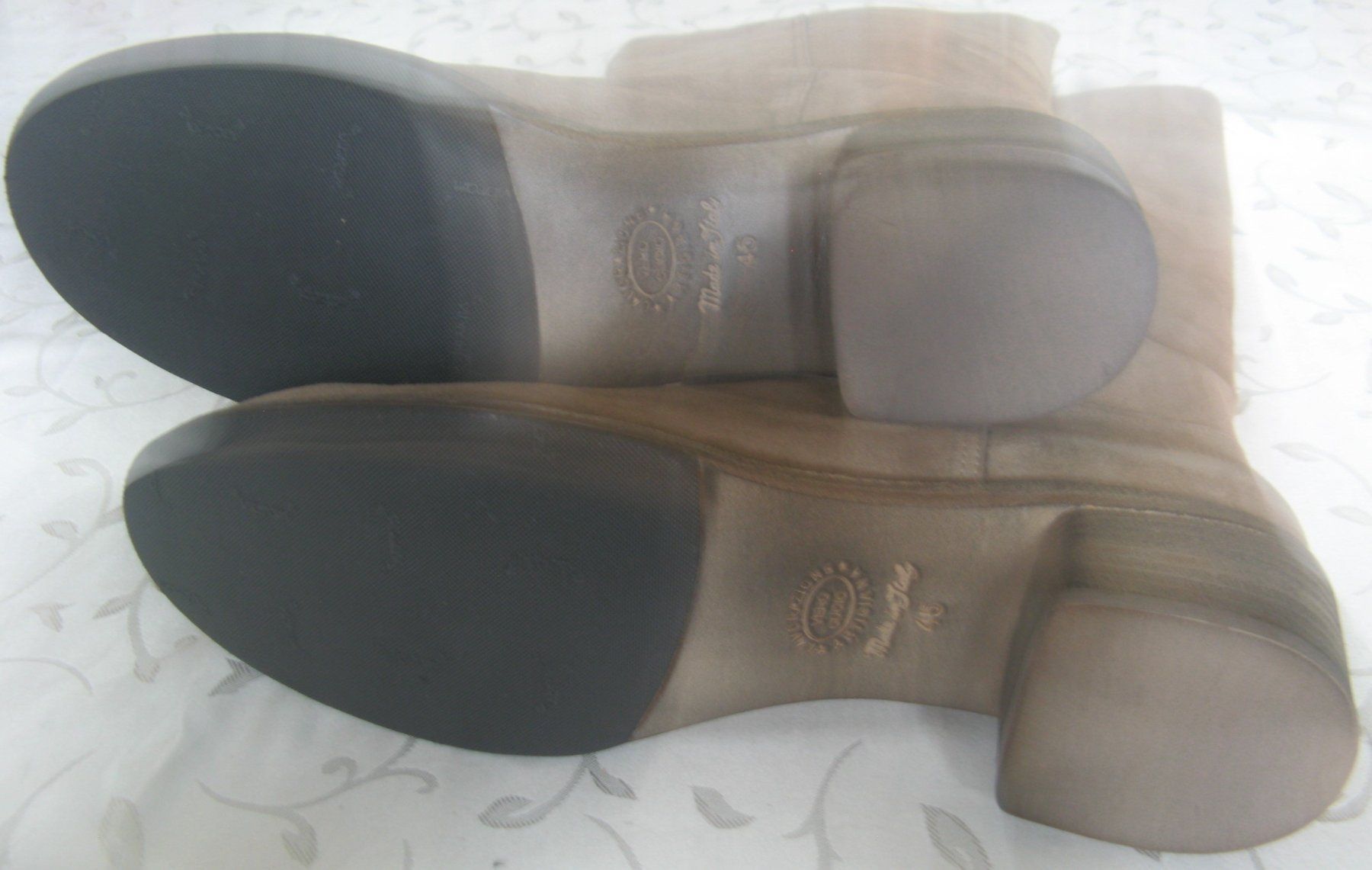 Scarpe da donna: Wildlederstiefel Damen Grösse 45 – Nuovo (secondo la descrizione) da Frauenfeld venduto da Interessent1 2