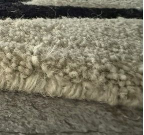 Tapis: Individueller moderner Teppich aus Indien – Neuf (Voir description) à Sins par Divo1 3