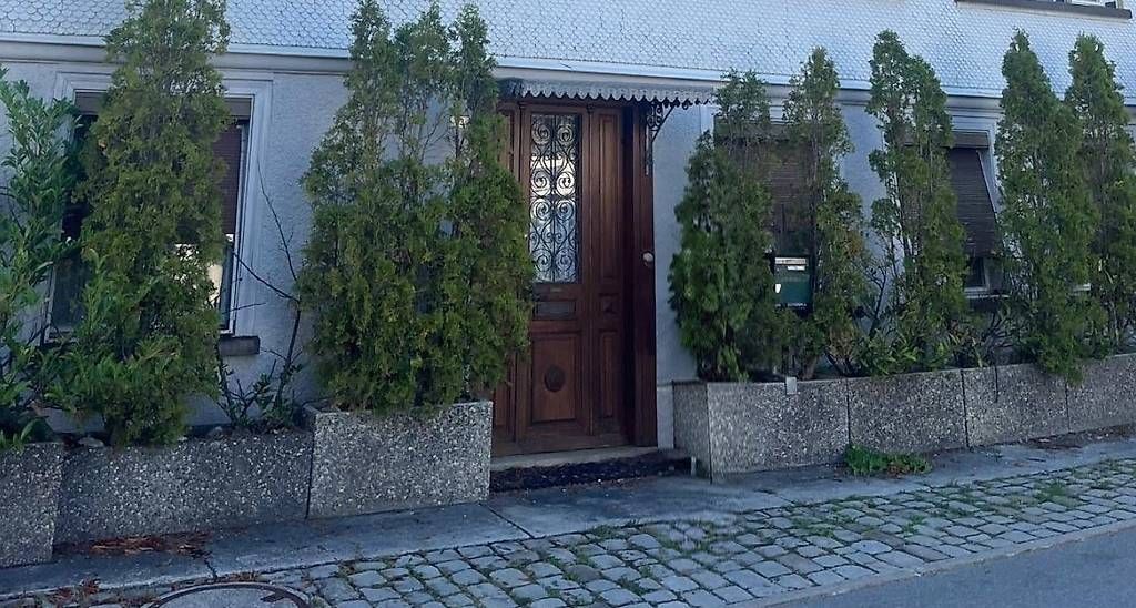 Blumentöpfe: 9 x Blumentrog Pflanzentrog Betontrog Steintrog Schnäppchen – Gebraucht aus St. Margrethen SG von mar_2kwq