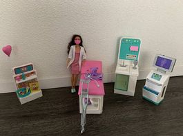 Barbie Ärztin mit medizinischer Klinik