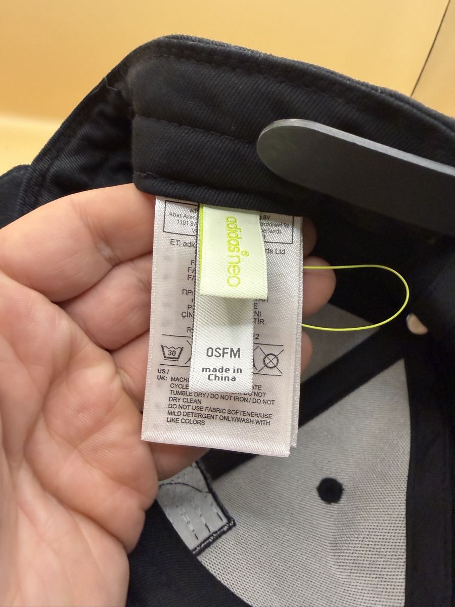 Sonstige Kleidung & Accessoires: Adidas Neo Cap schwarz OSFM – Gebraucht aus Genève von sho_67qj 5