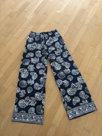 Hosen marineblau mit Muschel-Motiv Grösse S gut