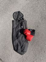 Boxsack mit Handschuhen