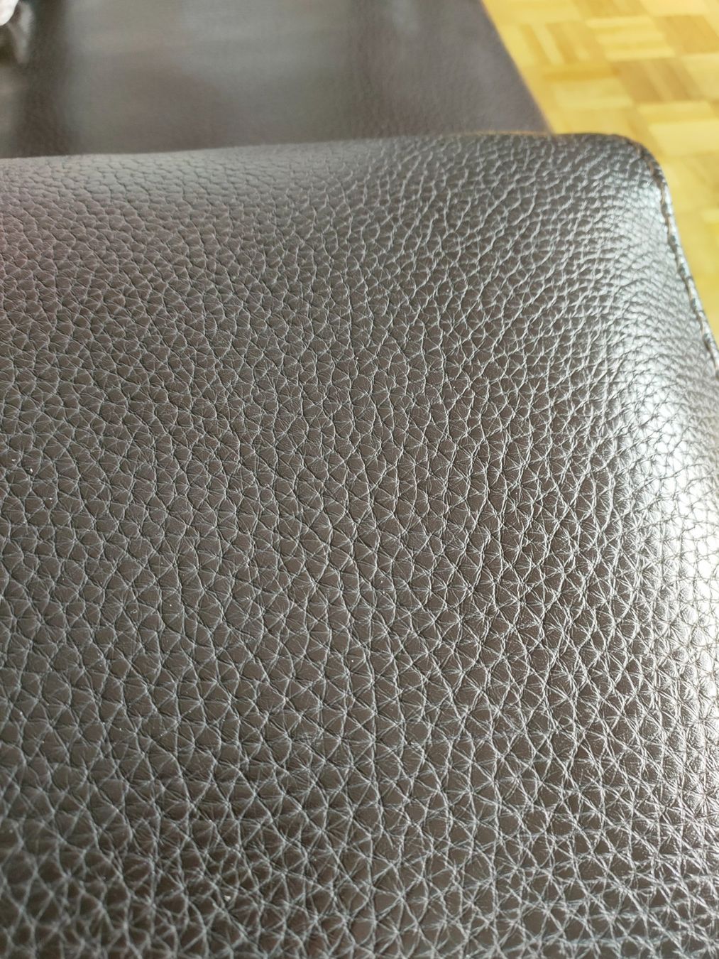 Roche Bobois Sofas: Canapé en cuir Roche Bobois – Gebraucht aus Biel/Bienne von gab_w9f9 4