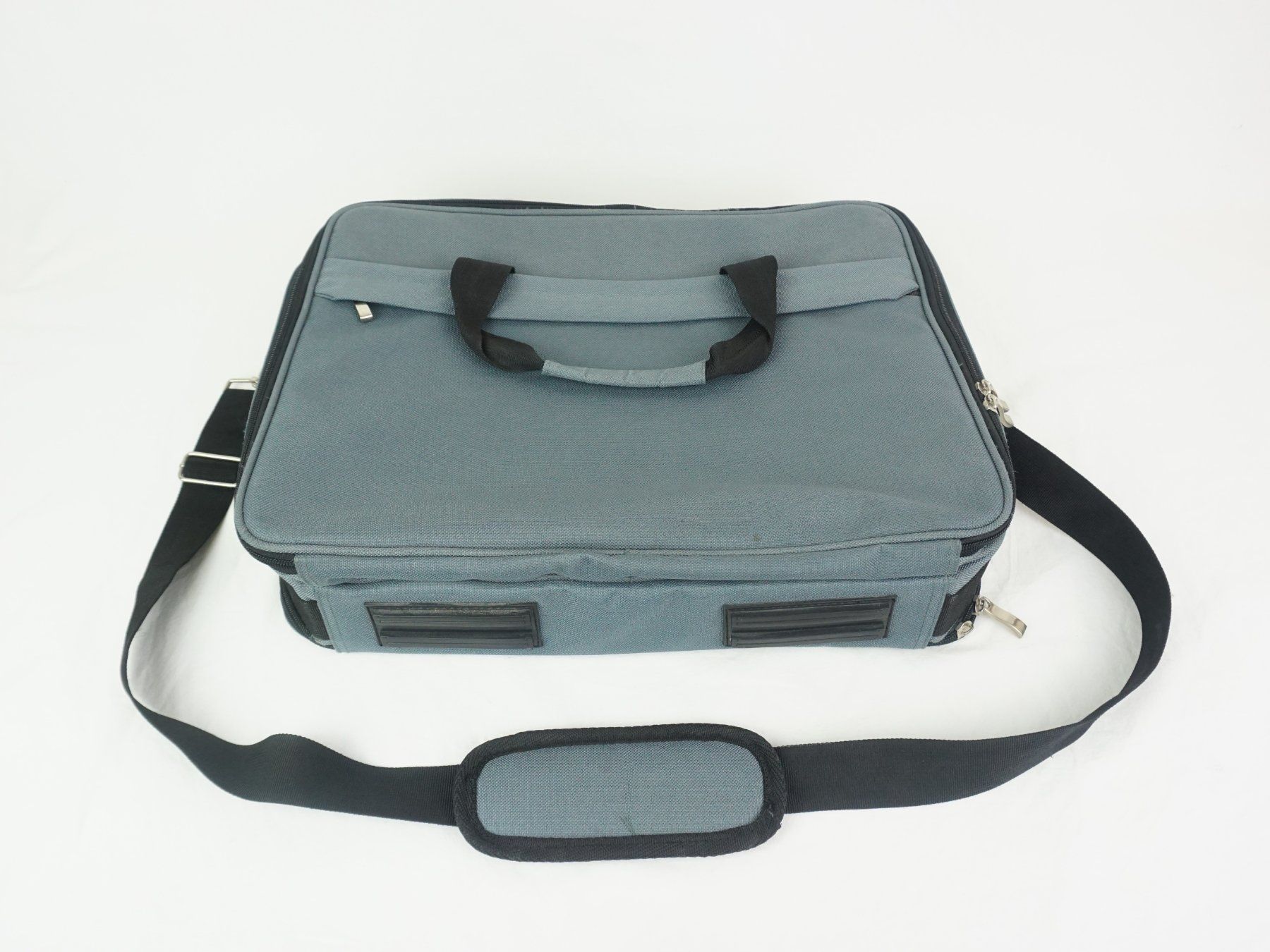 Sacs: Miracle Laptoptasche 19 Zoll – D'occasion à Pratteln par Restwert_Pratteln