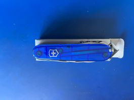 Neues Victorinox Climber blau transp.