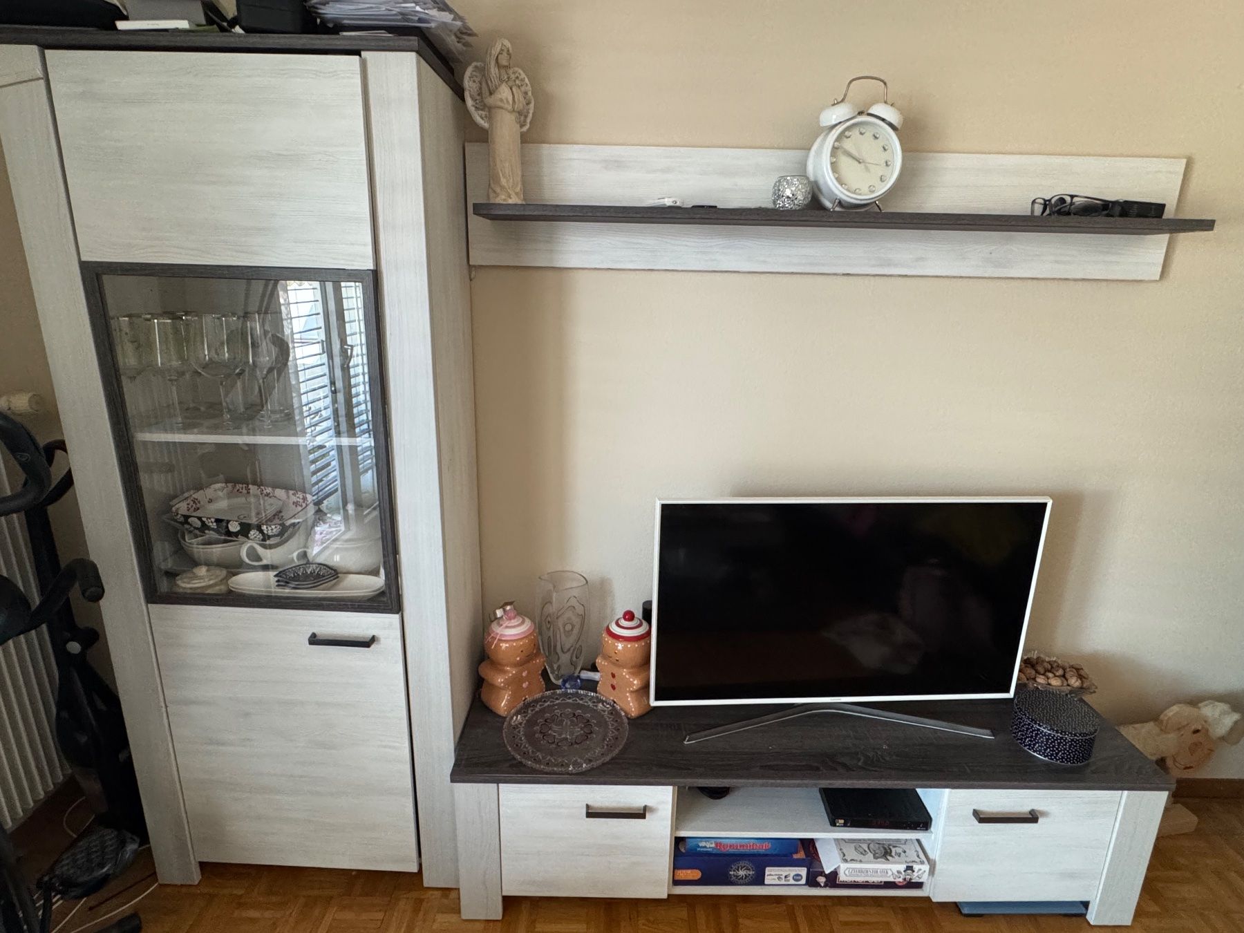 Sofas: Wohnzimmer-Set komplett  nur CHF 250 – Gebraucht aus Stein am Rhein von diablik3 3