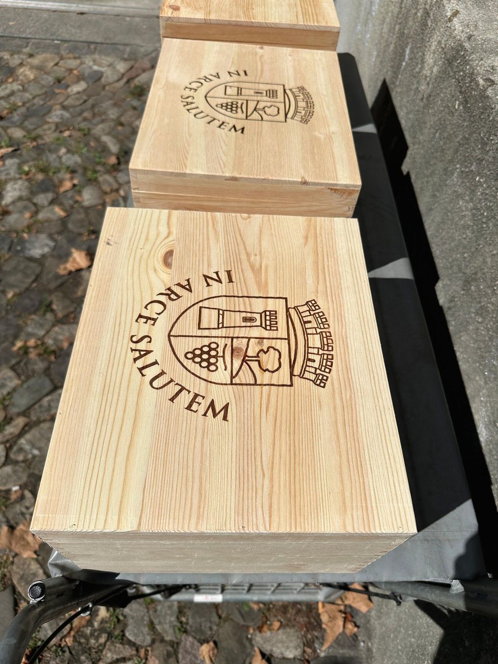 Altro: schöne Weinkiste mit Klappdeckel – Nuovo e nell'imballaggio originale da Zürich venduto da atlantis77 3