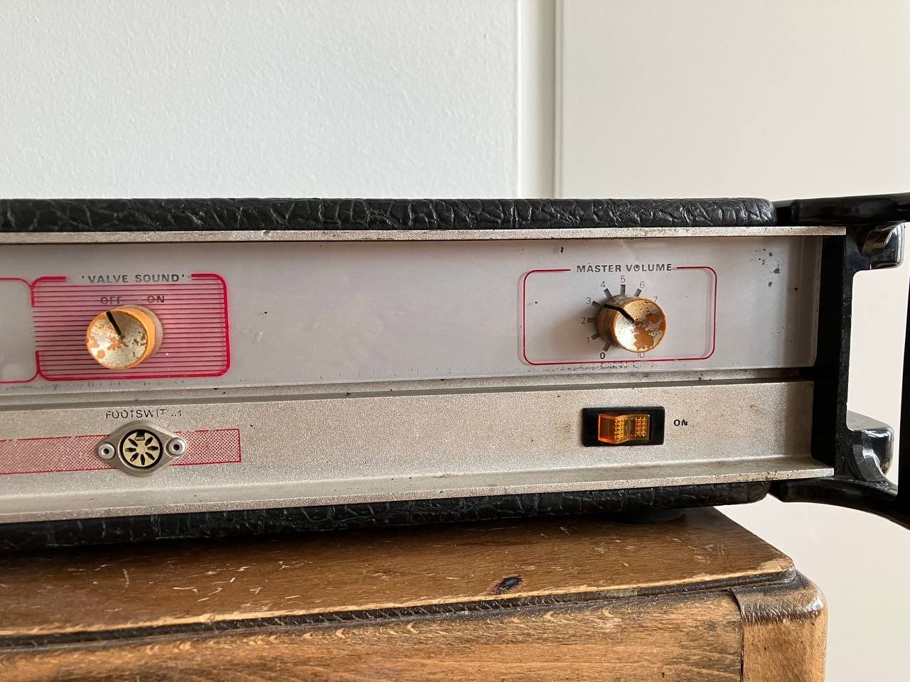 Amplificatori: HH Electronic V-S Bassamp 100 – Usato da Biel / Bienne venduto da Aprad 6