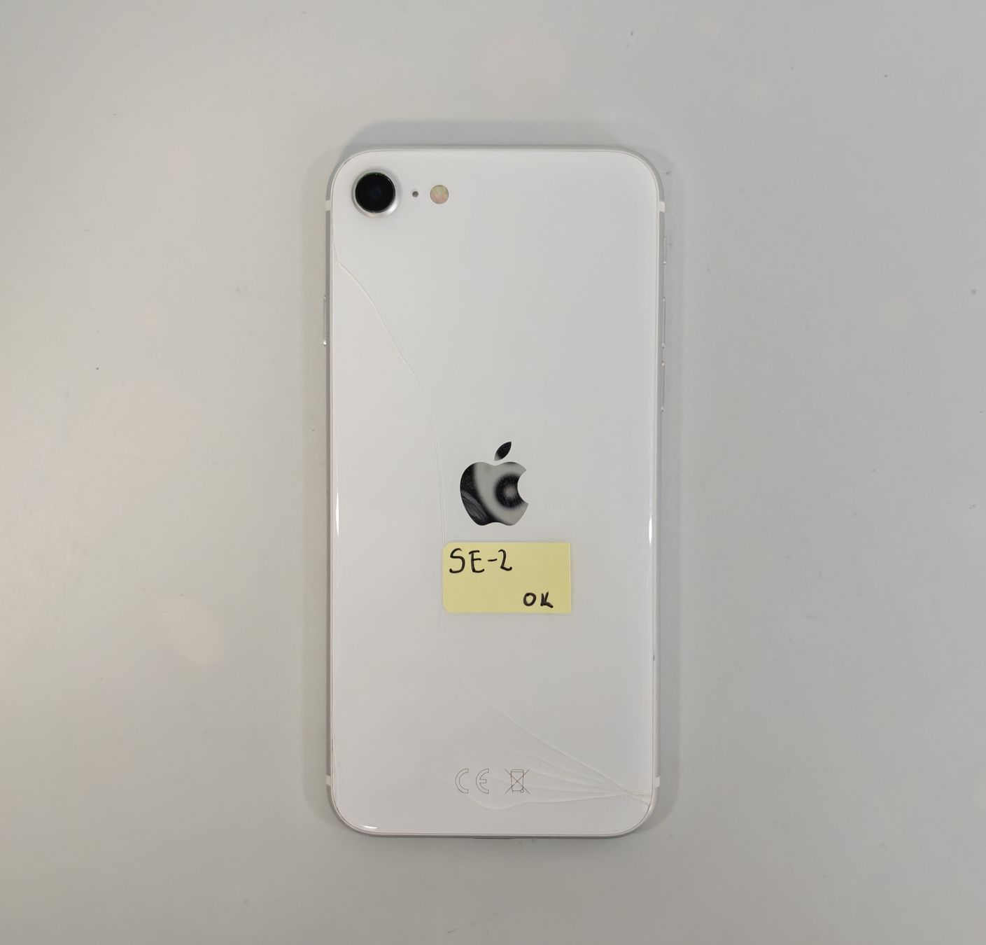 Apple Telefoni cellulari / Smartphones: iPhone SE 2. Generation – Usato da Ehrendingen venduto da Rocky985 3
