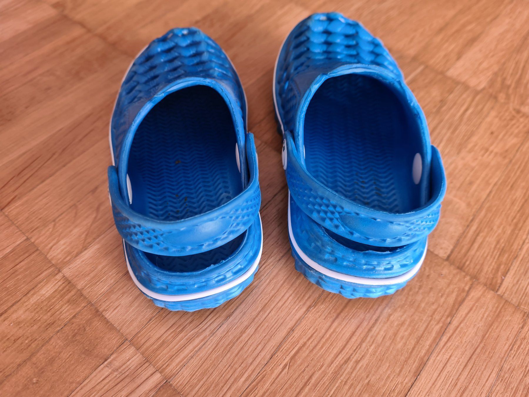 Scarpe per ragazzi: CHICCO Badeschuhe Gr. 21 – Usato da Jona venduto da Good_luck_ 3