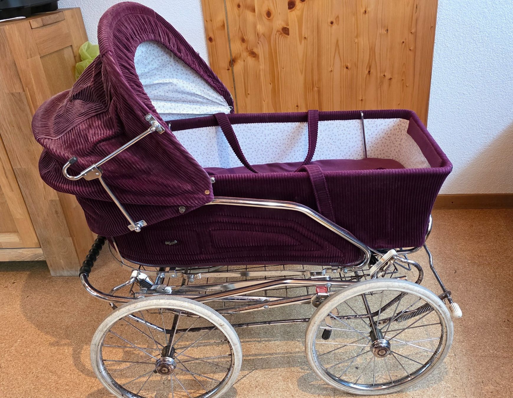 Antiker Kinderwagen zu verkaufen (Gebraucht) in Schwarzenegg fr CHF 200   nur Abholung auf Ricardo kaufen
