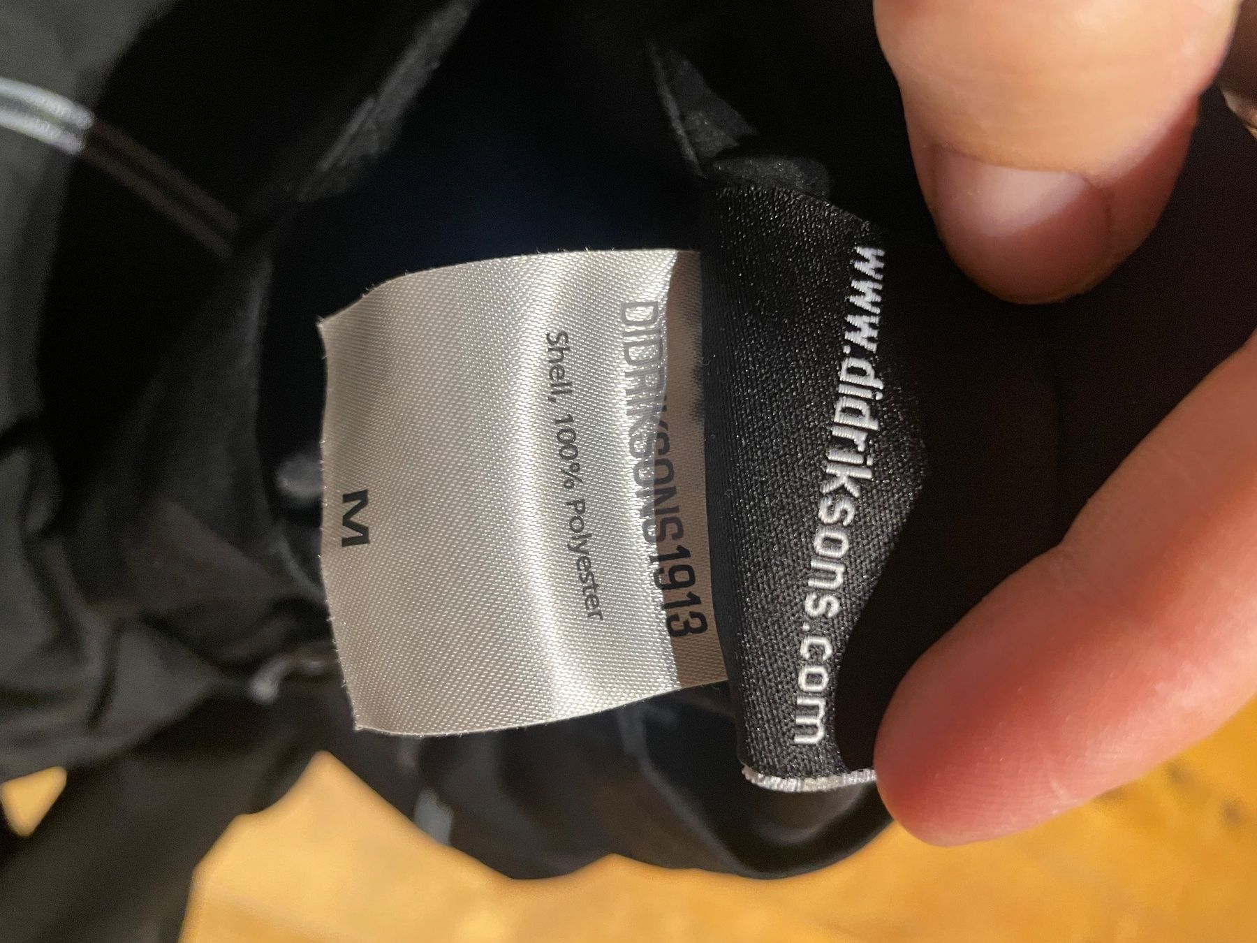 Didriksons Pantaloni: didrikson storm system shell hose M – Usato da Recherswil venduto da grafics 3