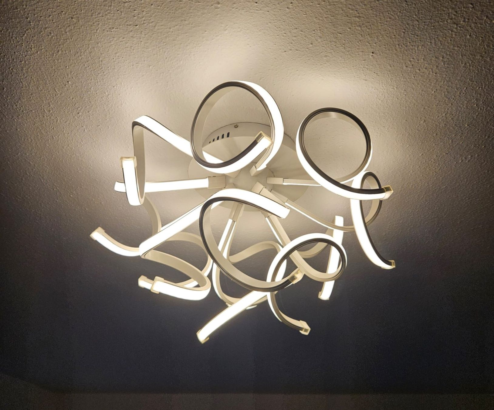 Kronleuchter & Deckenlampen: LED Spiral Deckenlampe Weiss Modern – Gebraucht aus Winterthur von DanEri 1
