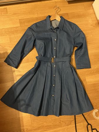 Denim Kleid mit Faltenrock