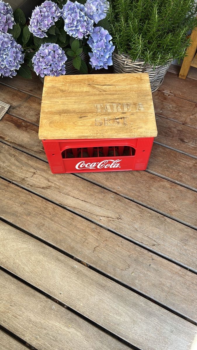 Tavoli: Coca Cola Harass als Beistelltisch – Usato da Winterthur venduto da Dasomesi 1
