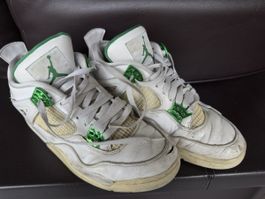 Jordan 4 Retro grünmetallic