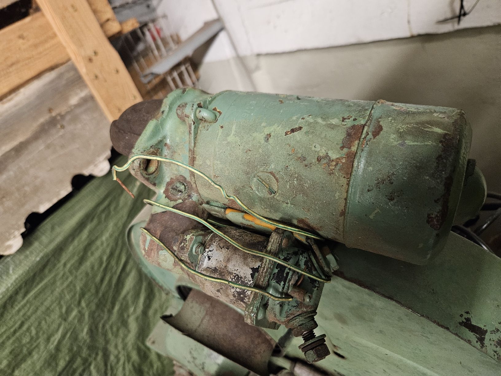 VW Tutti pezzi di ricambio auto: Anlasser zu VW-Motor – Difettoso da Riedtwil venduto da Scania94D- 1