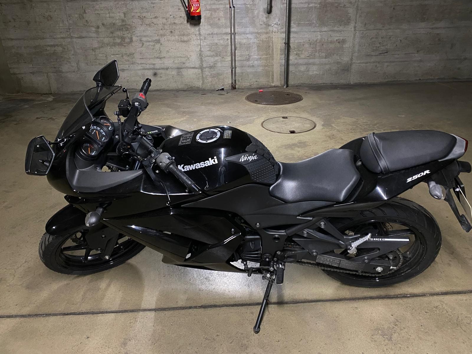 Kawasaki Strada: Kawasaki Ninja 250R – Usato da Binningen venduto da speleo_basel 1