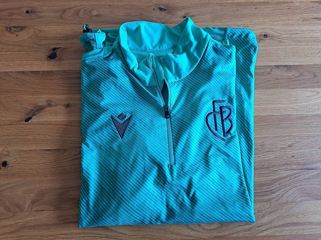 Maglioni & Felpe: FCB Langarmshirt, M – Nuovo (secondo la descrizione) da Basel venduto da kru_m5x5