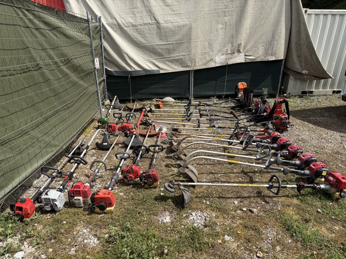 Tutti gli attrezzi: Div. Rasentrimmer 22Stk. – Difettoso da Uttigen venduto da Safety123 3