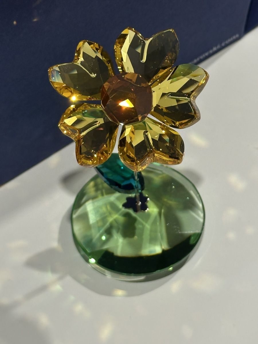 Swarovski Statuette: Swarovski Tanzende Blume Joy dancing flower – Nuovo e nell'imballaggio originale da Triesen venduto da zeysel 1