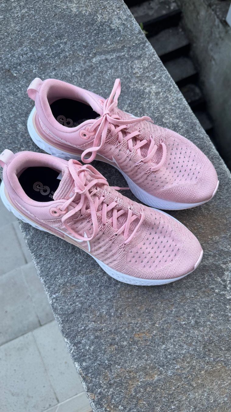 Nike Scarpe da uomo: Nike react Running Sneaker in Rosa Gr. 41 – Usato da Riehen venduto da To120 1