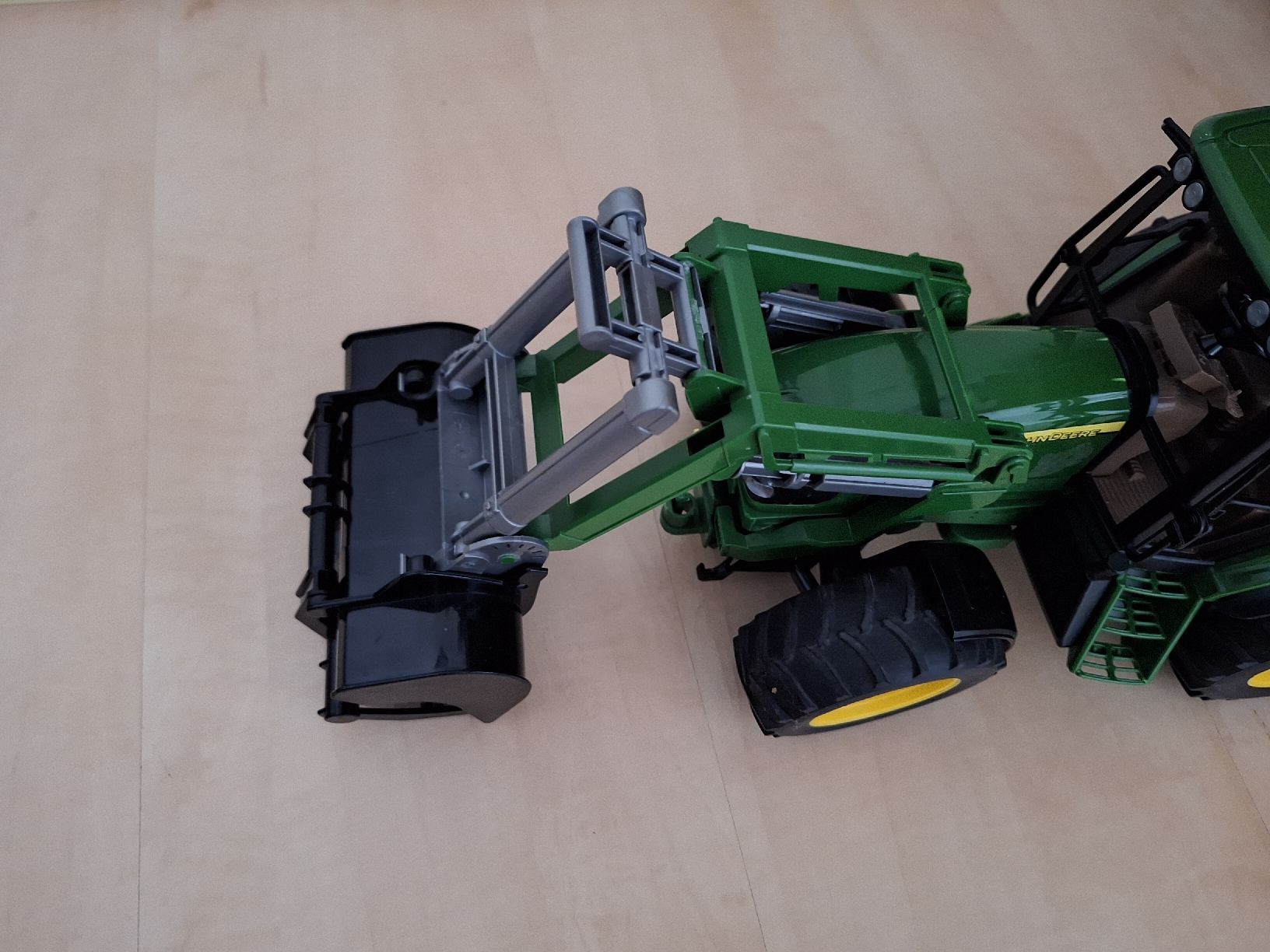 Giocattoli: John Deere Traktor mit Schaufel – Usato da Oberrieden venduto da man_9tm2 2