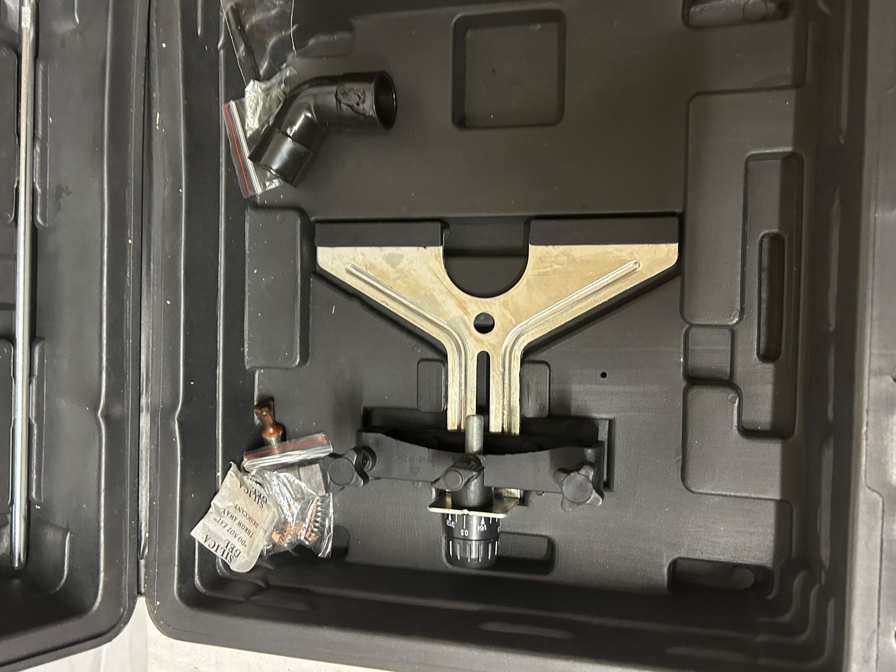 Tutte le macchine: Oberfräse Mister Tool 1600 W – Nuovo e nell'imballaggio originale da Reinach AG venduto da Polarstern1 2