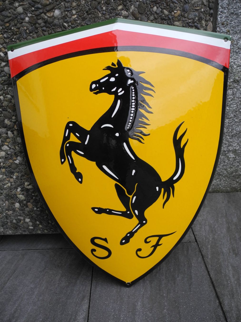 Ferrari Insegne: GROSSES XL FERRARI EMAILSCHILD – Nuovo (secondo la descrizione) da Reinach AG venduto da Huckleberrysix