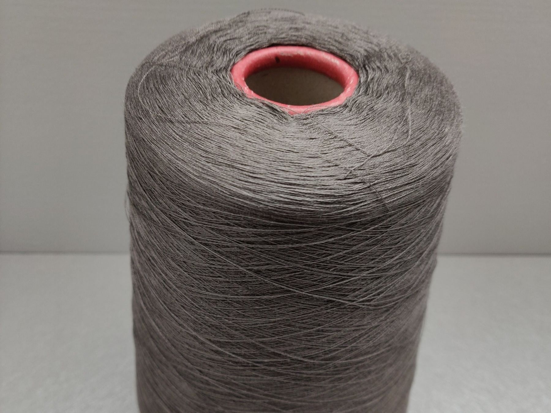 Wolle: Reine Seide von FB Silk, 480g warmgrau – Neu (gemäss Beschreibung) aus Lufingen von Voyager7 3