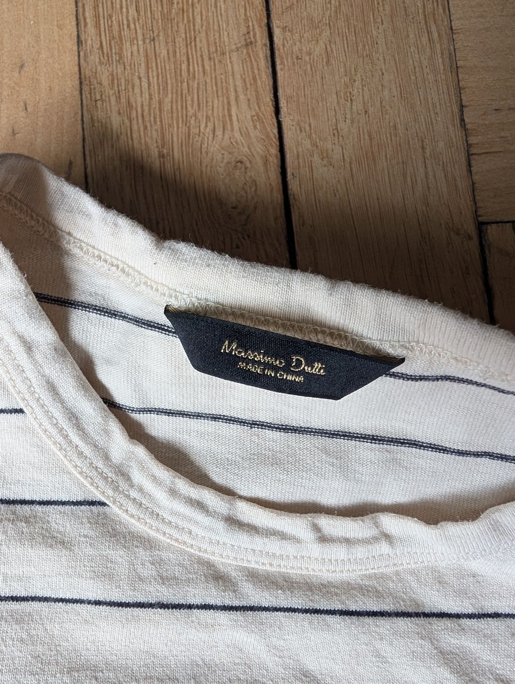 Massimo Dutti T-shirt: Massimo Dutti Tshirt Grösse S beige-schwarz gestreift – Usato da Zürich venduto da Hedkandi 1