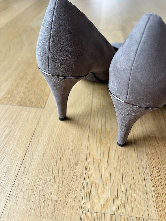 Tamaris Scarpe da donna: High Heel Pumps hellbraun/grau, Gr.41 – Usato da Horgen venduto da sab_kp8l 2