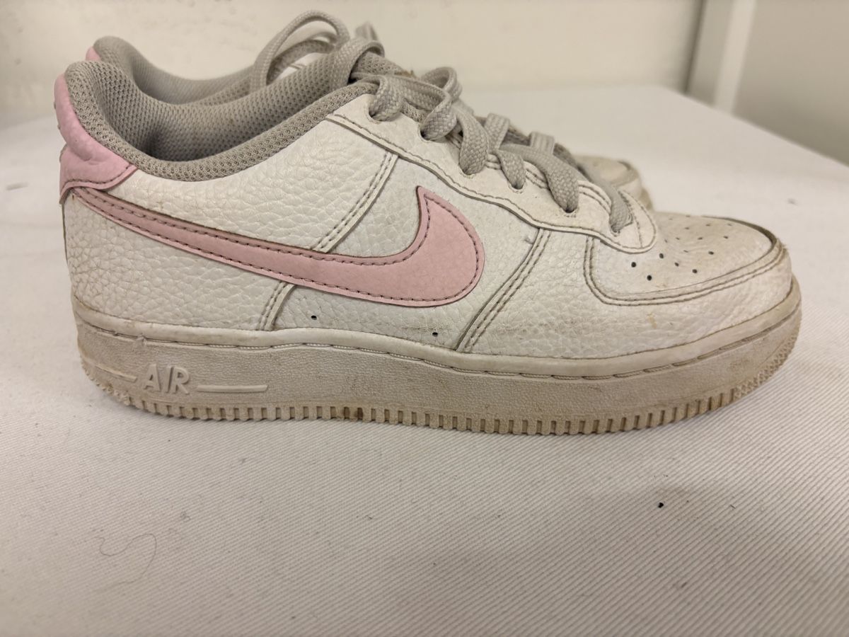 Nike Schuhe für Mädchen: Nike air force 1 – Gebraucht aus Zürich von del_9vlj