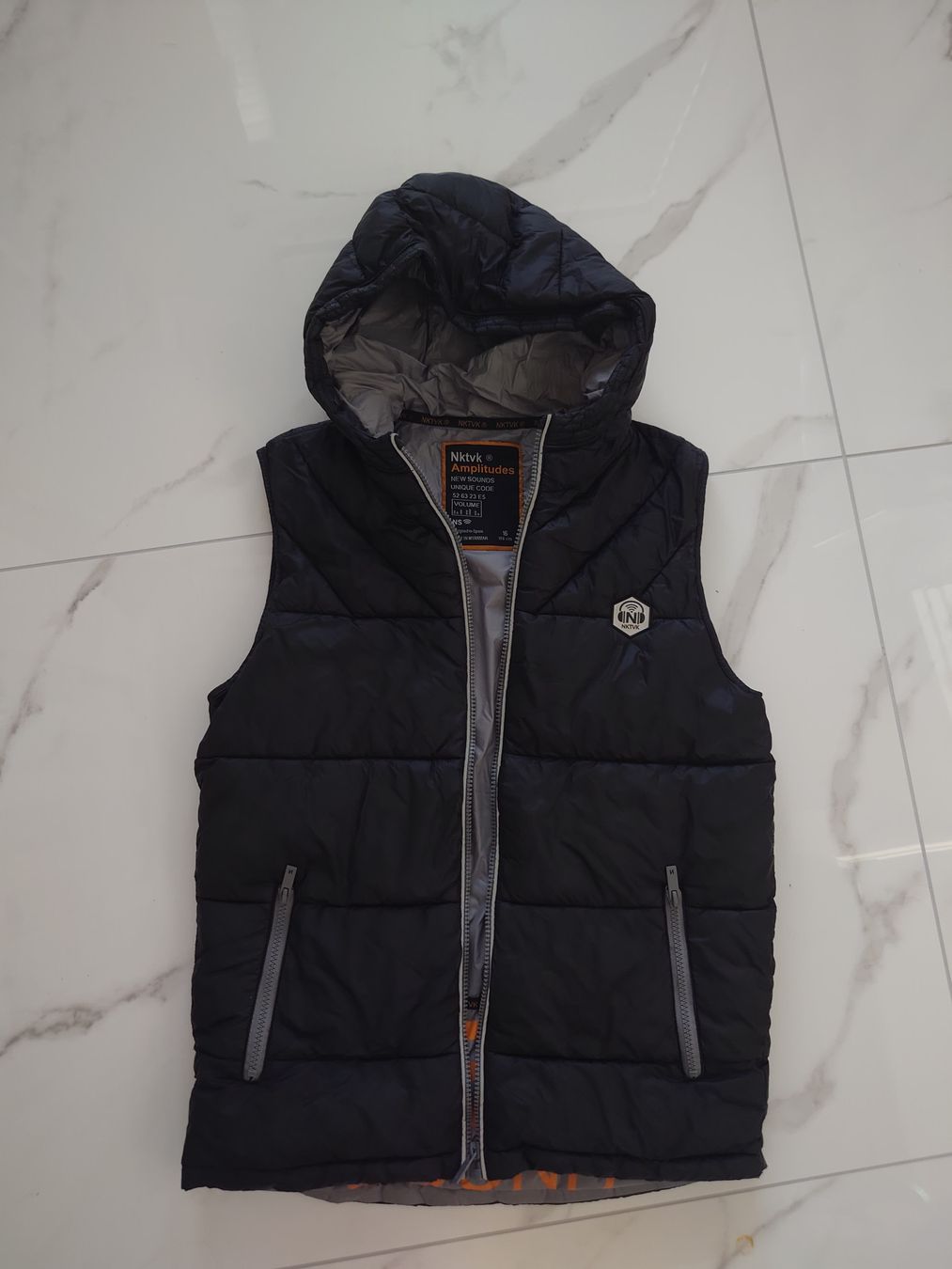 Altro abbigliamento per bambino: Nukutuvake 16 ans – Usato da Le Landeron venduto da Plushka