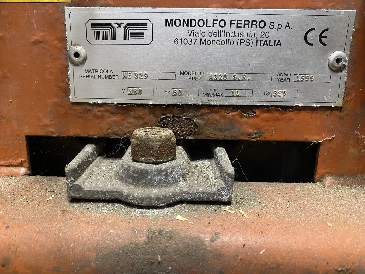 Tutte le macchine: Ensemble machine à pneu – Usato da Le Landeron venduto da Britchon11 1