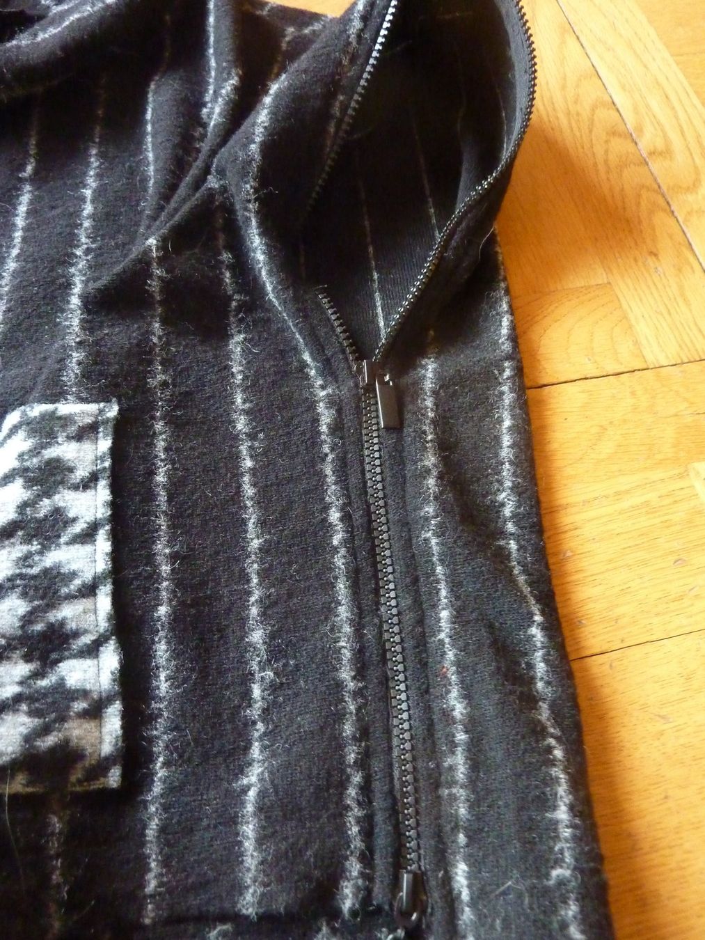 Luukaa Maglioni & Felpe: Luukaa Pullunder gestreift mit Tasche schwarz 34/36 – Nuovo (secondo la descrizione) da Waldstatt venduto da Kananaskis1 4