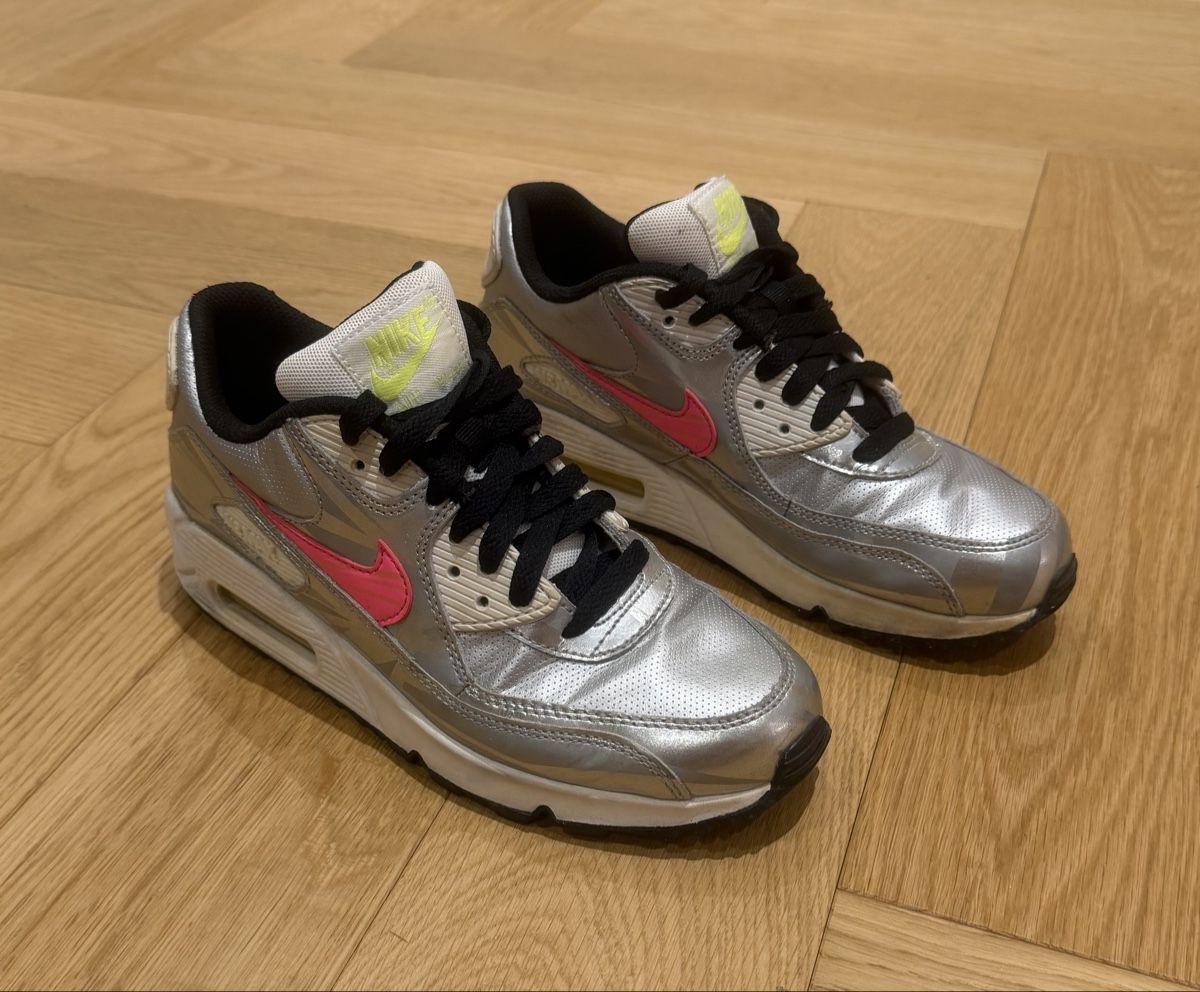 Nike Scarpe da donna: Nike Air Max – Usato da Schwyz venduto da Fabio_P_CH