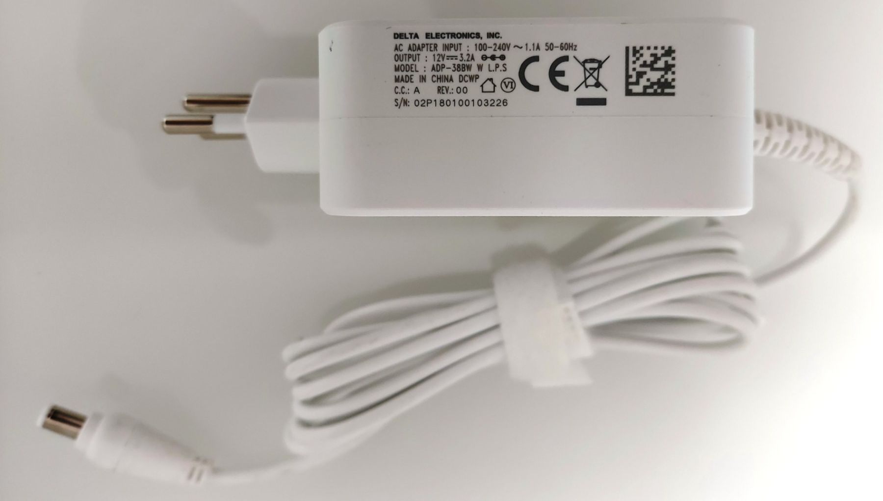 Unità & Adattatore: Netzteil Universal, 12V, 3.2A, Weiss – Usato da Höri venduto da Nastaq 5