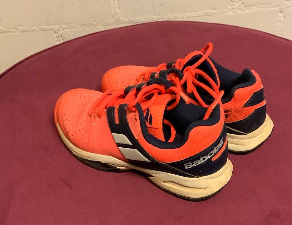 Scarpe per ragazzi: Kinder Tennisschuhe Babolat Gr. 35.5 – Usato da Bremgarten bei Bern venduto da Jow_682r 1