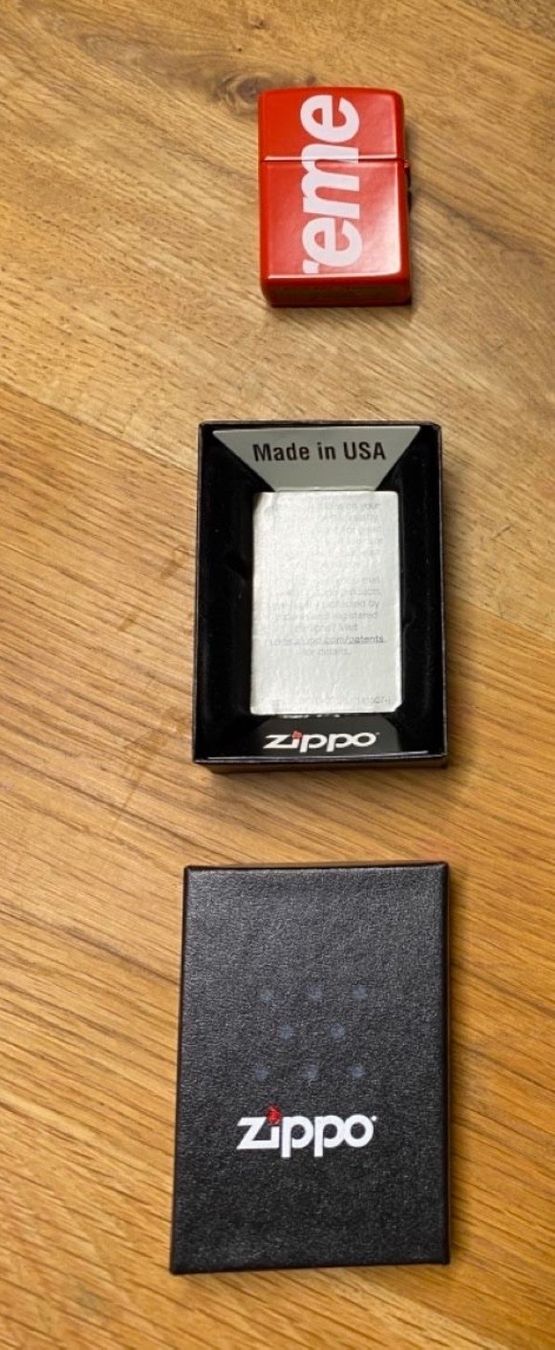 Zippo Accendini: ZIPPO SUPREME RED -  ULTRARAR – Nuovo e nell'imballaggio originale da Meierskappel venduto da Tarmogoyf 4
