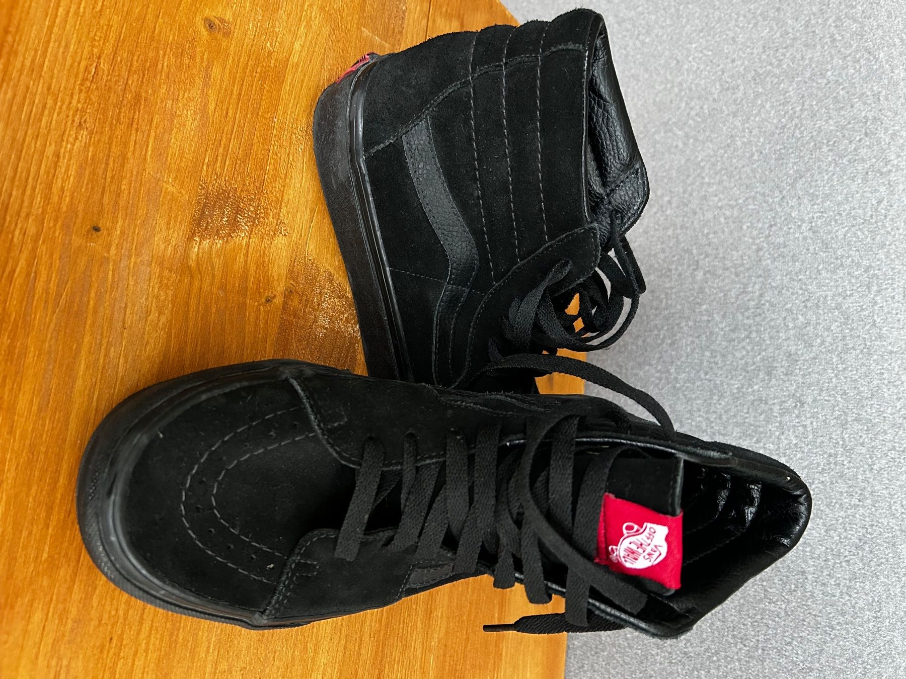 Vans Scarpe da uomo: Vans noires 40.5 – Usato da Marin-Epagnier venduto da hibiscus26