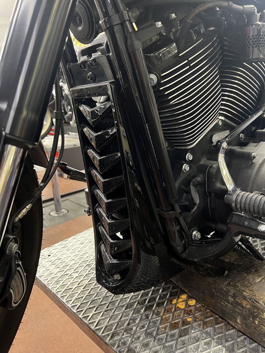 Alle Motorradersatzteile: Bugspoiler gebraucht Harley-Davidson Low Rider S 114 – Gebraucht aus Hellikon von ren_kl2z 2