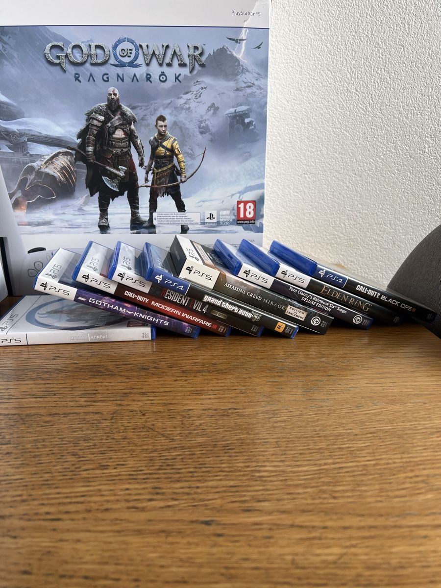 Sony Consoles: À vendre PS5 + 2 manettes + jeux ps4/ps5 – D'occasion à Lausanne par luciano_RIC1 1