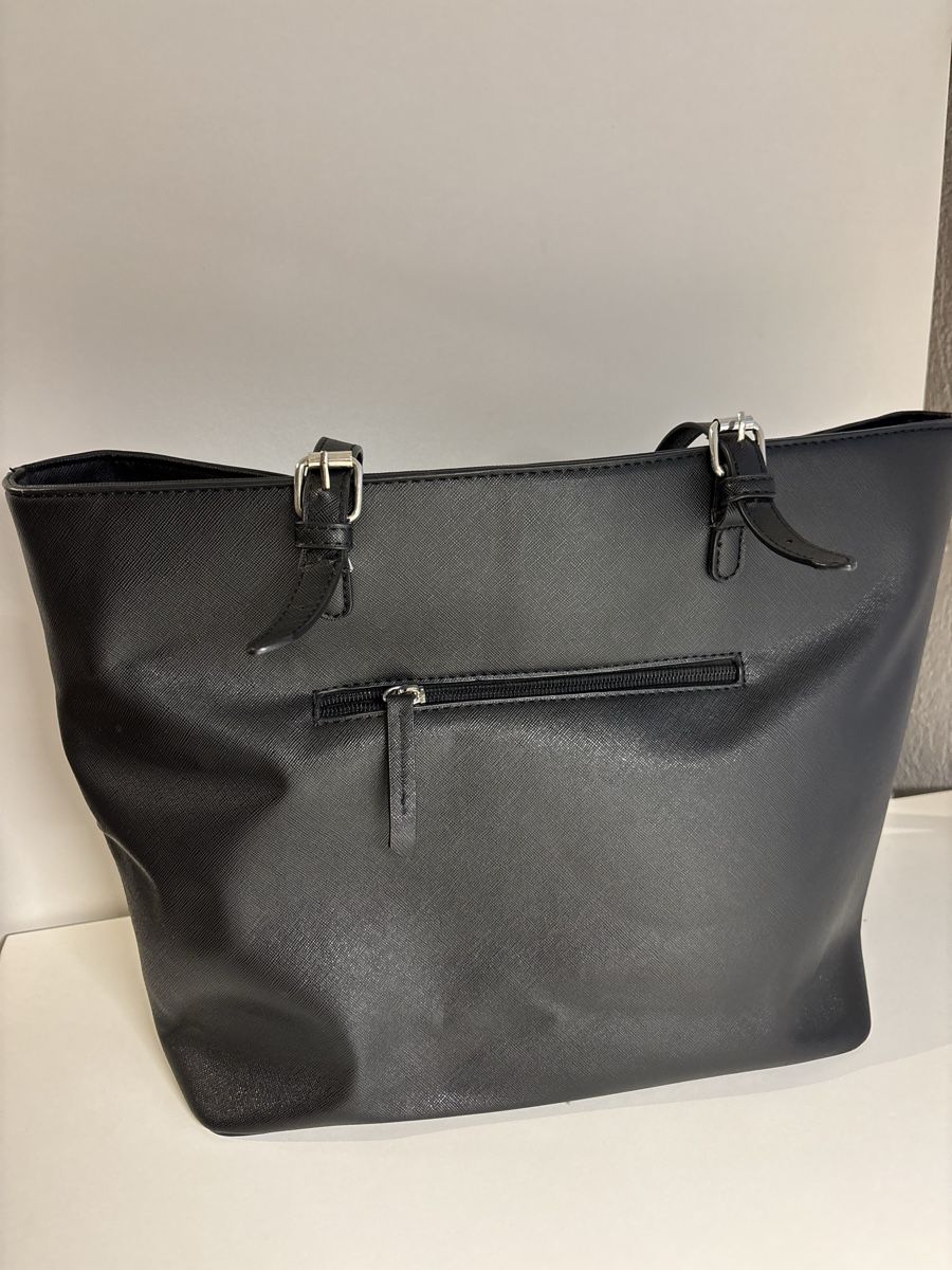 Taschen für Damen: Schwarze Chic Handtasche – Gebraucht aus Lyss von frostis 1