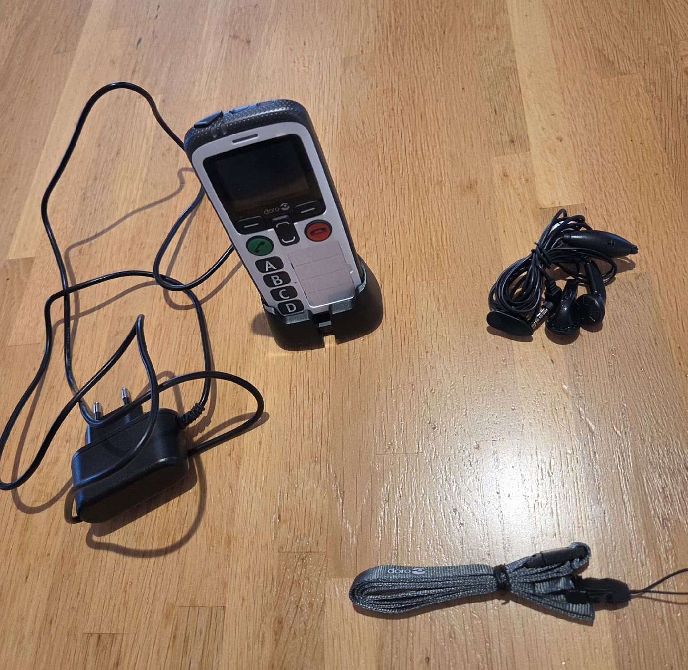 Doro Telefoni cellulari / Smartphones: Doro Secure 580 neuf! Téléphone facile d'utilisation. – Nuovo (secondo la descrizione) da Lussery-Villars venduto da Rubis64 1