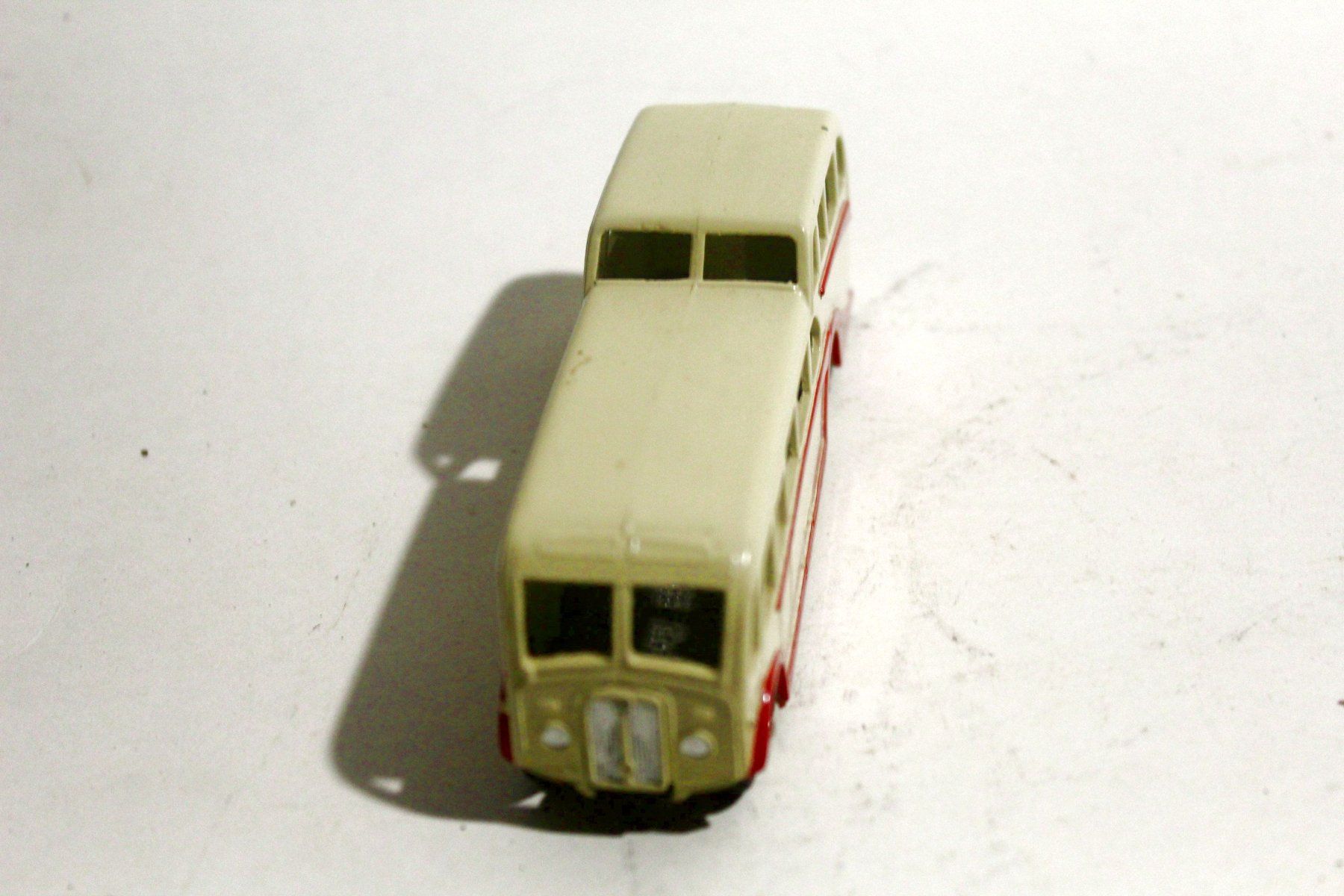Dinky Toys Modellini d'auto: DINKY TOYS / MECCANO Observation Coach, creme/rot – Usato da Bern venduto da kultiges 2